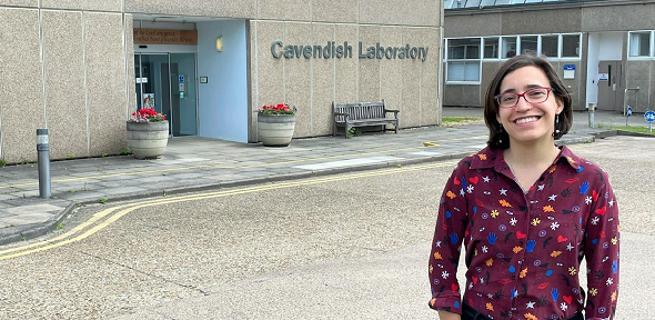 Simone Eizagirre Barker in front of the Cavendish Lab building
