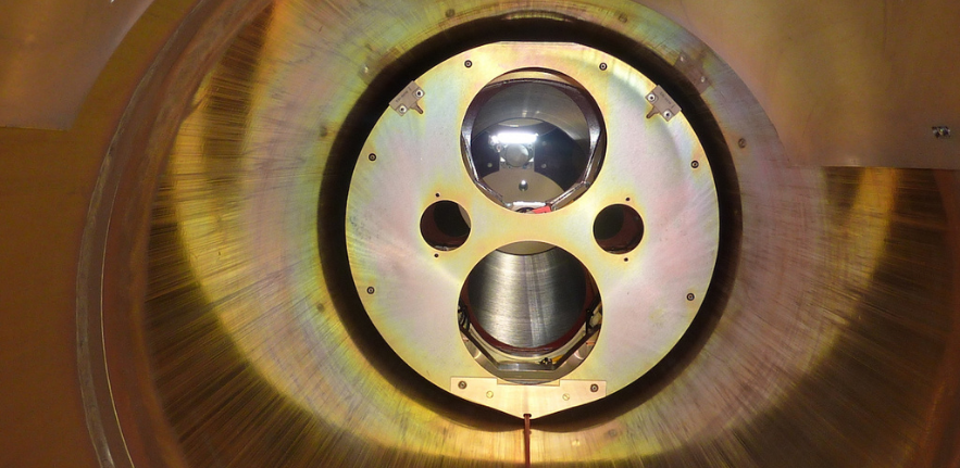 The MROI delay line trolley inside its vacuum pipe - view looking through the top port-hole at the retroreflecting mirror. 